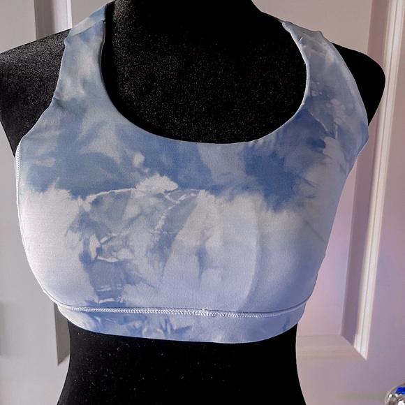 NWOT Lululemon New custom tie dye sports bra. Size 8. Periwinkle blue. - Picture 1 of 5